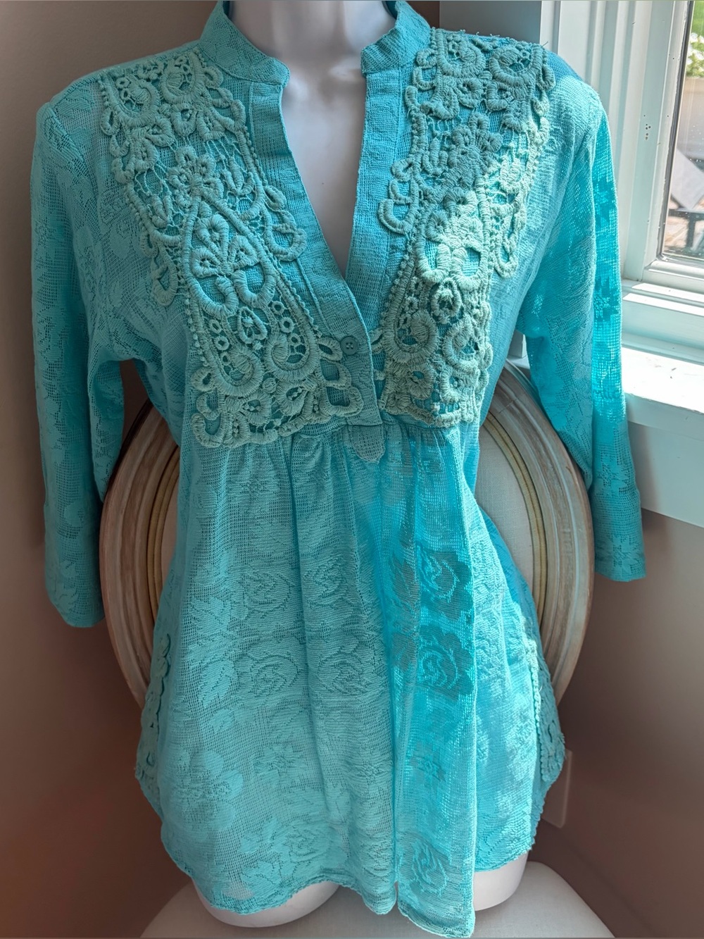 GIACOMO CINQUE turquoise 100%cotton lace and embroidery top